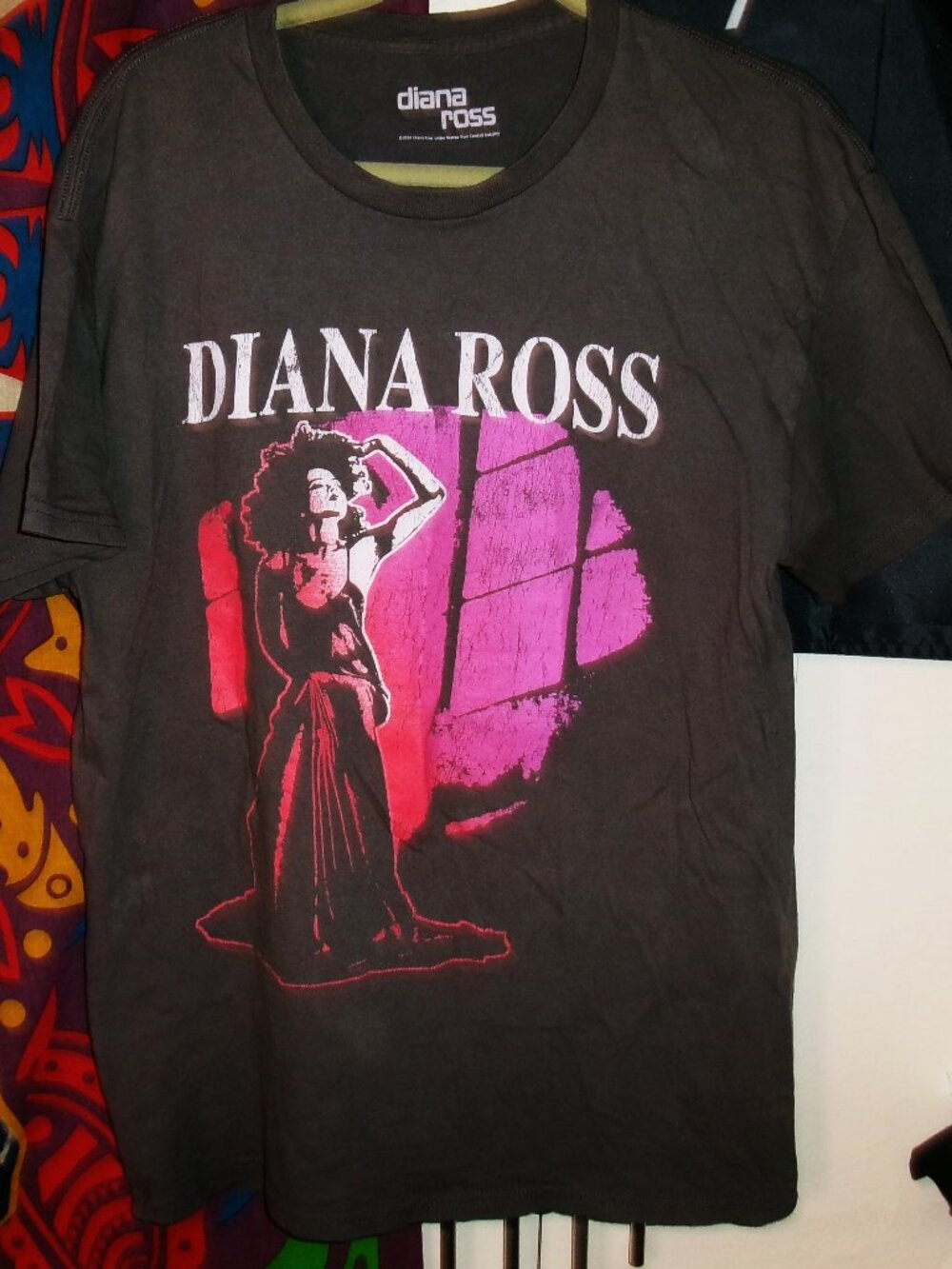 diana ross in red dress gown official 2024 m women usa/uk tour tee - supremes